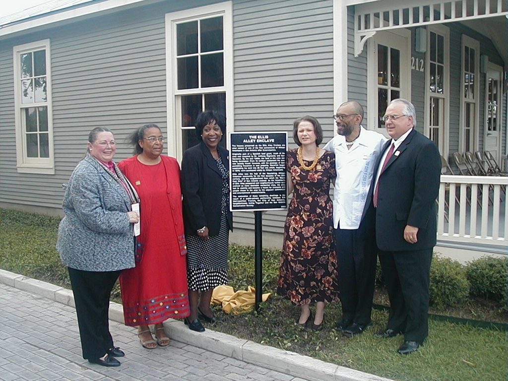 Photo of Ellis Alley Historical Marker