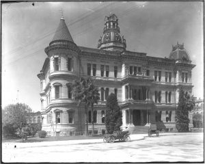 San Antonio City Hall, c. 1900 with original turrets and dome.